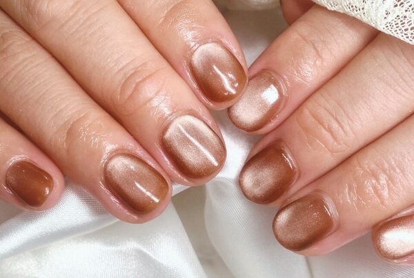 「ハンド マグネット ワンカラー」柔らかい色味のブラウンで肌馴染みも良く人気カラーです！|Nail Salon Linda