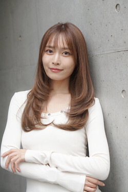 ナチュラルで清潔感のあるきれいめ今時レイヤー王道スタイルです。|Hair Make TOP SHAPE