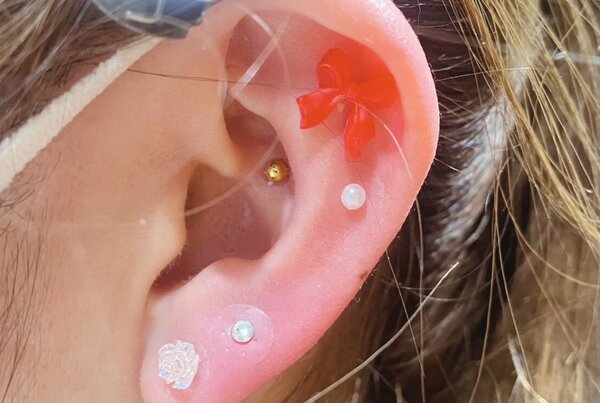 「耳ツボジュエリー」イベントに向けて耳もお洒落に♪ ツボも刺激されるので季節問わずおすすめです！|Nail Salon Linda