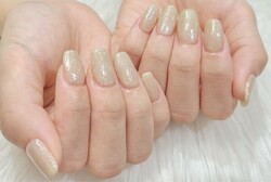 「ハンド ワンカラー」淡いイエローカラーで優しい印象に！|Nail Salon Linda