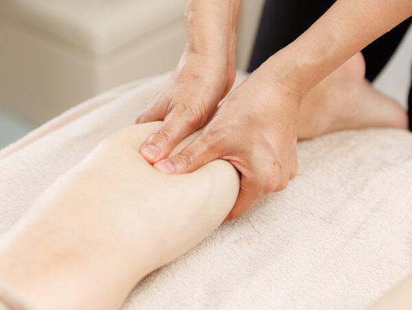 リンパ流し|ナースのロミリンパ