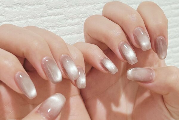 「ハンド マグネット・ワンカラー」うるちゅるな艶々カラーマグネットで上品さ満載です♪|Nail Salon Linda