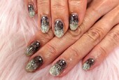 「ハンド ライトコース」レースとシャンパンゴールドの組み合わせが、とっても華やかです！|Nail Salon Linda