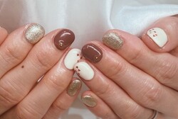 「ハンド 定額デザイン」ハートホロのデザインが今1番人気です！|Nail Salon Linda