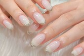 「ハンド フレンチ」乳白色にラメの輝きが際立ちシンプルかつ上品です☆  |Nail Salon Linda