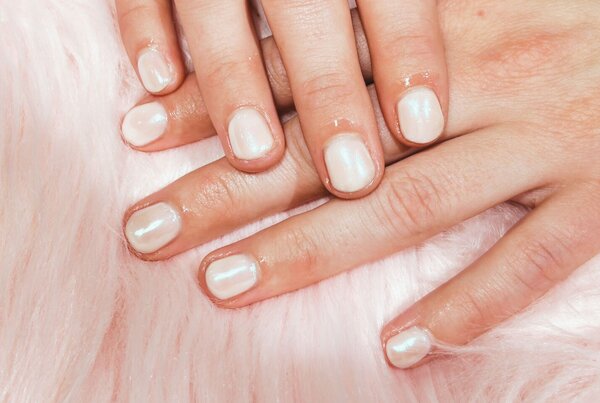 「ハンド オーロラネイル」お好みのワンカラーをオーロラに出来ます！ いつもと一味違うワンカラーです^ ^|Nail Salon Linda