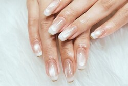 「ハンド ミドルコース」マグネットの下にゴールドのワンカラーの仕込ませているのでより輝きが華やかになります