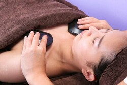 バサルトストーントリートメント|女性お顔そり空間 チェトルカ