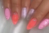 「ハンド 定額デザイン」ハートのホロを使った人気デザイン！ おすすめです♪|Nail Salon Linda