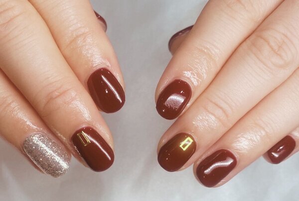 「ハンド定額デザイン」ボルドーのカラーは寒い時期やバレンタイン前にも大人気でおすすめです！|Nail Salon Linda