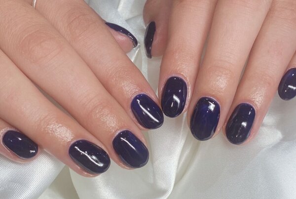 「ハンド ワンカラー」ネイビーはくっきりはっきりとお洒落カラーです！|Nail Salon Linda