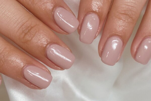 「ハンド ワンカラー」シンプルかつ大人っぽいお色味です♪|Nail Salon Linda