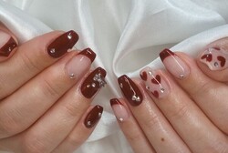 「ハンド ミドルコース」ボルドーの手書きハートは可愛らしさたっぷり♪ 是非お任せください！