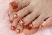 「フット マグネット・ワンカラー」足元から元気がもらえるオレンジマグネットです！|Nail Salon Linda
