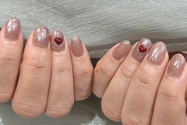 「ハンド 定額デザイン」バレンタインデーにピッタリなハートネイルです♡|Nail Salon Linda