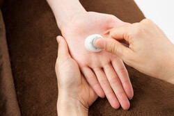 ハンドマッサージ|目の美容院　横浜ランドマークプラザサロン