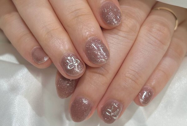 「ハンド 定額デザイン」友人の結婚式に向けたネイル^^* シンプルですが可愛いリボンパーツがアクセントになっていて可愛！|Nail Salon Linda