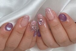 「ハンド ライトコース」ピンクラメと紫のマグネットでとても可愛いらしいバランスです！|Nail Salon Linda