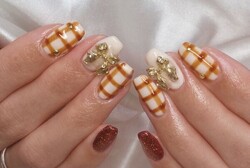 「ハンド ミドルコール」テラコッタを意識したお色味で統一感もあり可愛らしいです！|Nail Salon Linda