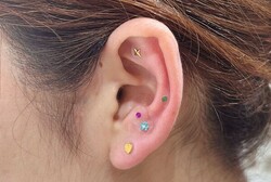 「耳ツボ ジュエリー」肩こり首こり解消重点に☆ オシャレを楽しみながらツボを刺激できます！|Nail Salon Linda