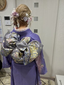 振袖の着付とヘアセット|美容室アロマーム