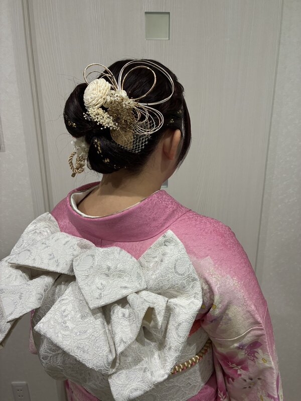 振袖の着付とヘアセット|美容室アロマーム