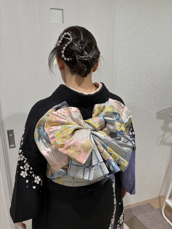 振袖の着付とヘアセット|美容室アロマーム