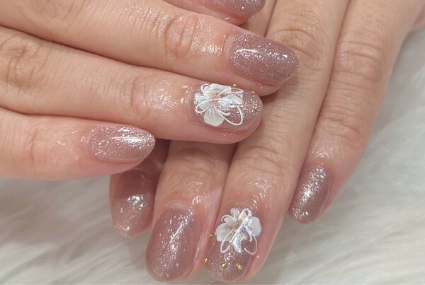 「ハンド 定額デザイン」春先取りネイル！お花がアクセントになっていて可愛らしいです|Nail Salon Linda