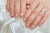 「ハンド 定額デザイン」ナチュラルカラーで指先をより綺麗に！ パーツ変更でお好みのものに変更出来ます|Nail Salon Linda