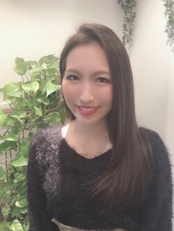 耳かけつやストレート。スチームトリートメントでうる満ち髪に