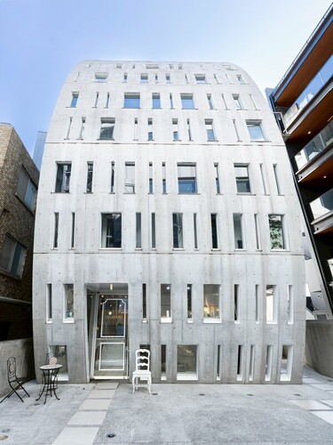 表参道駅からも外苑前駅からも徒歩5分！