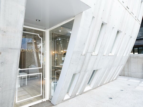 表参道駅からも外苑前駅からも徒歩5分！|ヘアサロン DAMANI 表参道