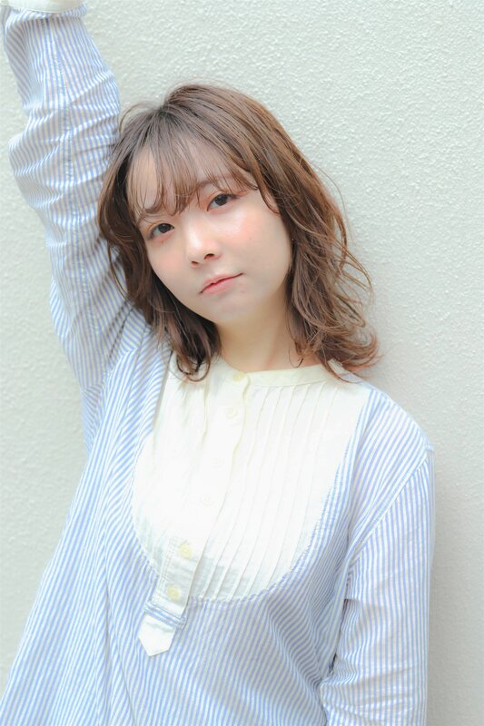 大人のくびれミディ×透け感バング|Hair Make TOP SHAPE