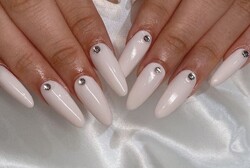 「ハンド ワンカラー＋長さだし10本」新生活に向けてネイルを始める方が増えています♪