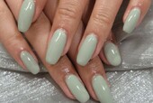 「ハンド ワンカラー」春先に向けたピスタチオカラーネイル！ 柔らかい色味で可愛らしいです|Nail Salon Linda