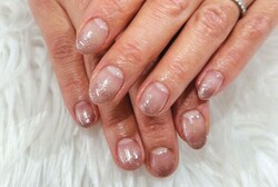 「ハンド グラデーション」ブラウンラメのグラデーション！ 大人な春カラーも人気あります^ ^|Nail Salon Linda