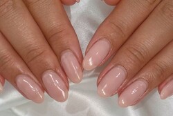 「ハンド ワンカラー」ご自身の生活スタイルに合わせたナチュラルなお色味です！|Nail Salon Linda