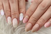 「ハンド 定額デザイン」ラメ×星ホロのキラキラネイルです！ 左右で色変更して飽きのこないデザインです☆|Nail Salon Linda