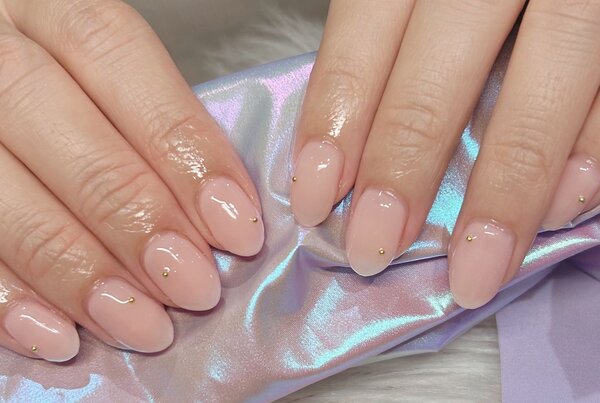 「ハンド 定額デザイン」スキンカラーで大人シンプルで可愛らしいデザインです♡|Nail Salon Linda