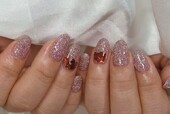 「ハンド ライトコース」キラキラのフラッシュにハートが映えます！|Nail Salon Linda