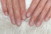 「ハンド ワンカラー」サンドジェルでシンプルだけど、アートのようにお楽しみいただけます^ ^|Nail Salon Linda