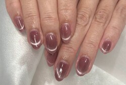 「ハンド マグネット・ワンカラー」前回のカラーより明るめに挑戦です！ フレンチデザインでオシャレ感アップです^ ^|Nail Salon Linda