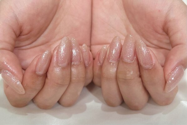 「ハンド 定額デザイン」春に生えるピンクネイルです！|Nail Salon Linda