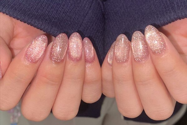 「ハンド マグネット・ワンカラー」フラッシュが入ったマグネットなのでとてもキラキラと光輝きます！|Nail Salon Linda