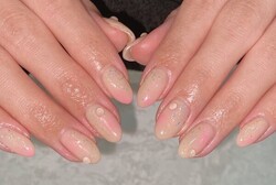 「ハンド ライトコース」桃をイメージしたデザインになります♪|Nail Salon Linda