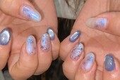 「ハンド ライトコース」鮮やかなブルーとお花でとても美しいです！|Nail Salon Linda
