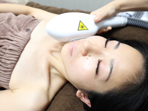 フォトフェイシャル+フェイシャル|Beauty salon moon