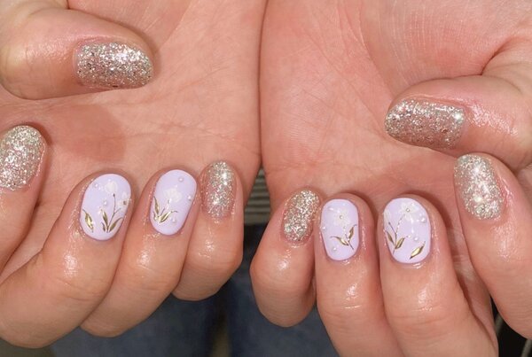 「ハンド 定額デザイン」パステルカラーと大粒のキラキラで華やかに♪|Nail Salon Linda