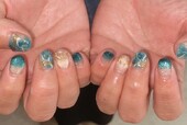 「ハンド ミドルコース」ちゅるんとした青緑カラーをベースに♪|Nail Salon Linda