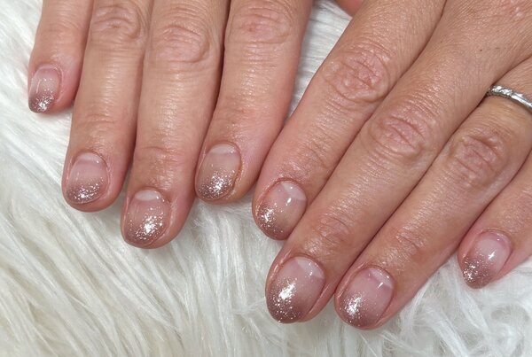「ハンド グラデーション」ピンクブラウンラメのグラデーション！ 肌馴染みよくキラキラに^ ^|Nail Salon Linda